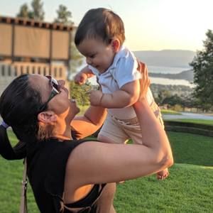 Meet your Posher, Azrah